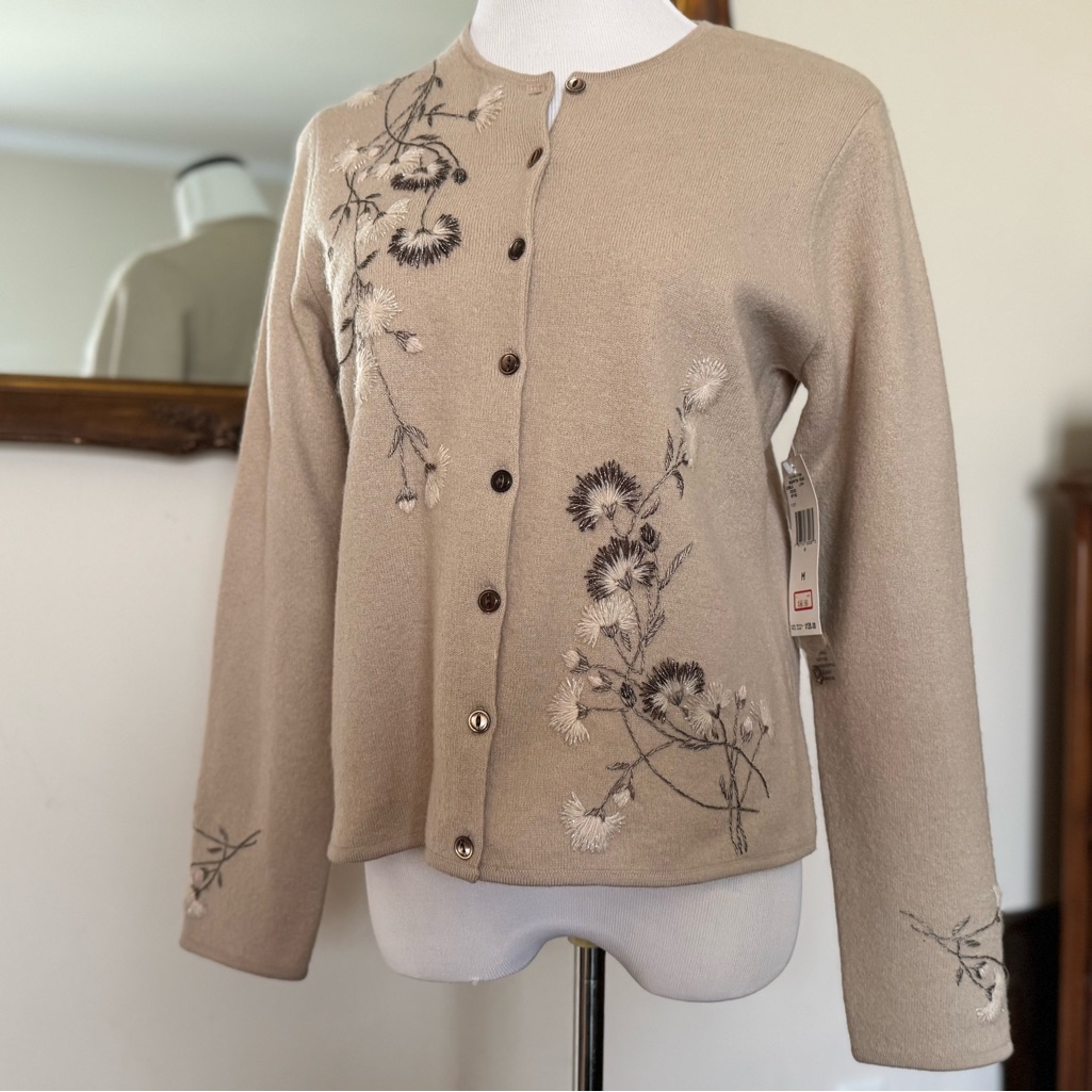 Jones New York Floral Embroidered Beige Cardigan Nwt Size M